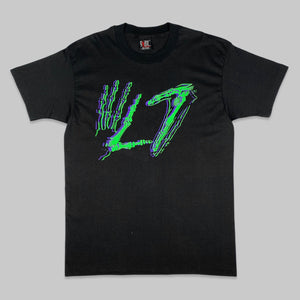 L7 | ‘Pretend We’re Dead’ | 1992 | XL